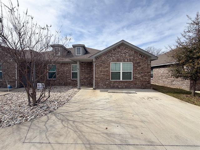 property at 1050 E Burnett St