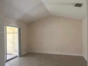 937 Coral Club Dr in Coral Springs, FL - Building Photo - Building Photo