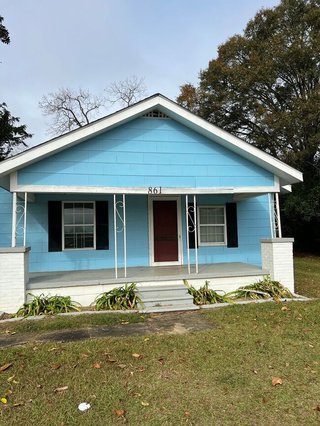 property at 861 Tifton Hwy