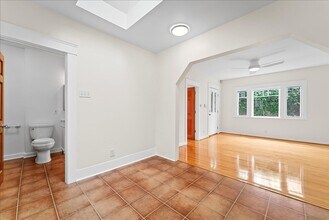 647 California Ave-Unit -647 in Los Angeles, CA - Building Photo - Building Photo