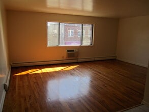 171 Palisade Ave, Unit 169-A in Cliffside Park, NJ - Building Photo - Building Photo