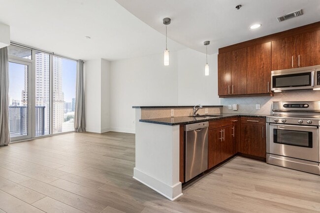 property at 1080 Peachtree St NE