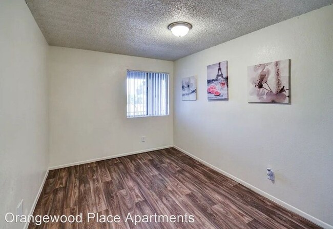 Orangewood Place Apartments in Phoenix, AZ - Building Photo - Building Photo