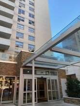 100 W 93rd St in New York, NY - Building Photo - Building Photo