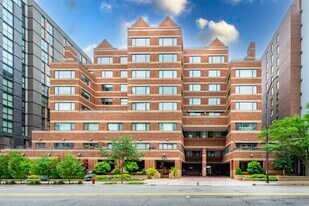 505 E Huron St in Ann Arbor, MI - Building Photo