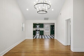 2814 Oak Springs Dr in Austin, TX - Building Photo - Building Photo