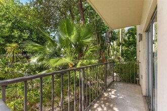 821 Euclid Ave in Miami Beach, FL - Building Photo - Building Photo