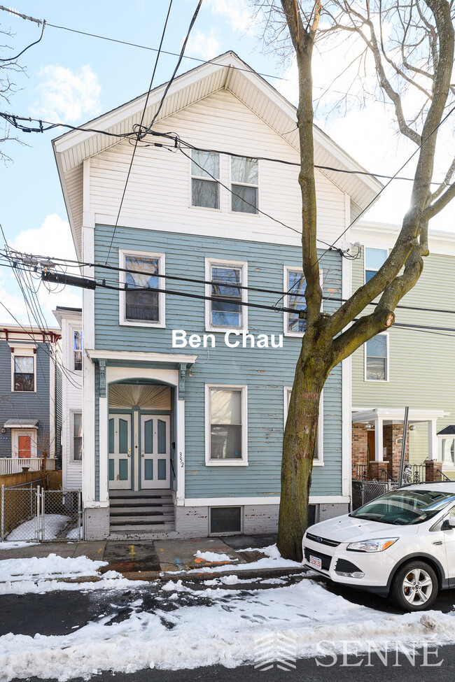 352 Norfolk St, Unit 1B