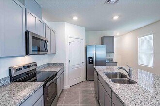 4827 Cranberry Wy in Lakeland, FL - Building Photo - Building Photo