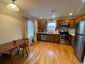 27 N Main St in Florida, NY - Building Photo - Building Photo