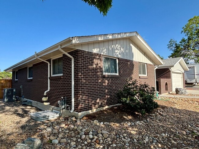 property at 6306 Union Ct