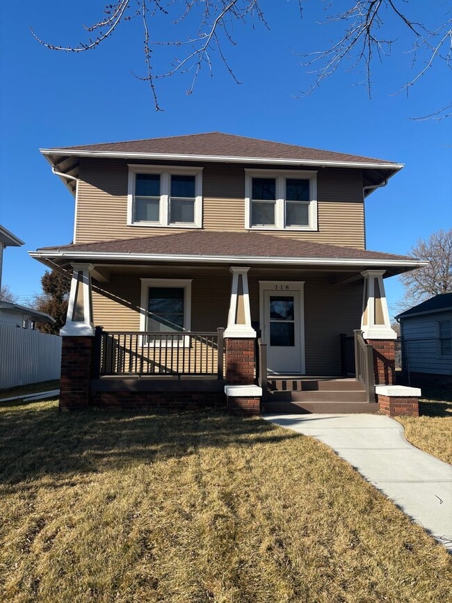 property at 118 S 13th St