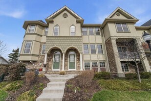 704 Green Ln in Union, NJ - Building Photo