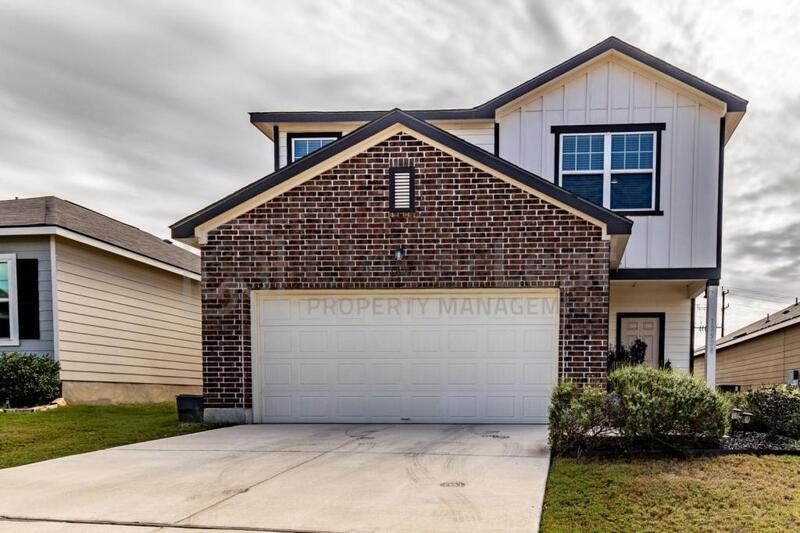 13528 Lunar Light in Saint Hedwig, TX - Foto de edificio