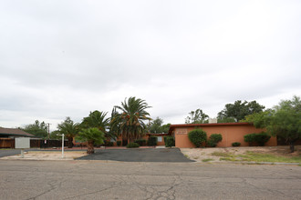 4902-4910 E 1st St in Tucson, AZ - Foto de edificio - Building Photo