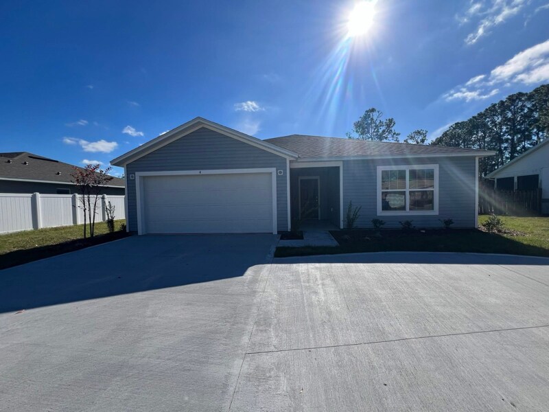 4 Pritchard Dr in Palm Coast, FL - Building Photo