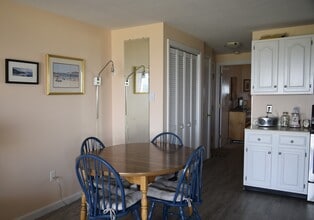 1 Bay Ave, Unit 2 in Old Orchard Beach, ME - Building Photo - Building Photo