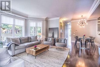 111A Bernard Ave in Toronto, ON - Building Photo - Building Photo