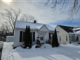 16202 Cloverside Ave in Cleveland, OH - Building Photo