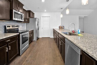 208 Clark Rd in Clarksville, TN - Building Photo - Building Photo