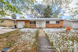 2261 S Lowell Blvd in Denver, CO - Building Photo - Building Photo