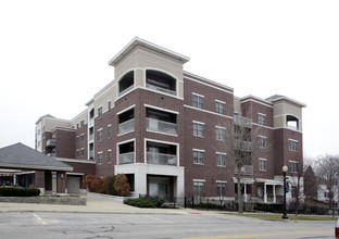 Station Crossing in Downers Grove, IL - Building Photo - Building Photo