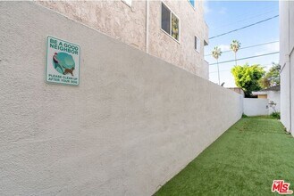 1031 N Crescent Heights Blvd in West Hollywood, CA - Building Photo - Building Photo