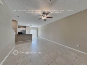 5172 Forum Blvd in Holiday, FL - Foto de edificio - Building Photo