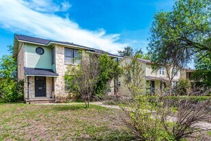 415 Bryn Mawr Dr in San Antonio, TX - Building Photo