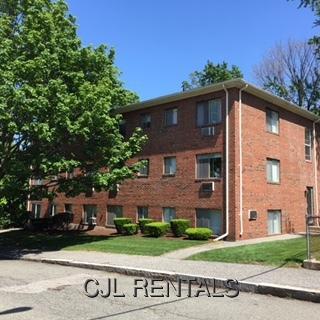 15 Piggott Rd-Unit -5 in Medford, MA - Building Photo