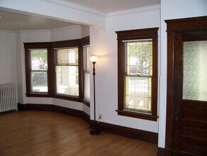 1902 E Newberry Blvd in Milwaukee, WI - Building Photo - Building Photo