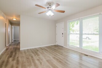2406 N Auburn St in Indianapolis, IN - Building Photo - Building Photo
