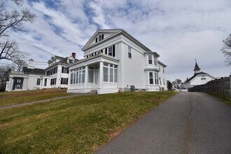 4 Elm St, Unit Unit 1 in Westerly, RI - Building Photo - Building Photo