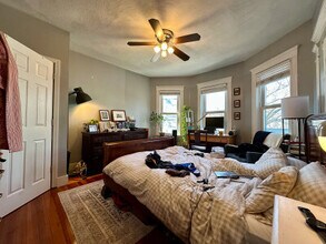 121 Lowell St, Unit #2 in Somerville, MA - Building Photo - Building Photo