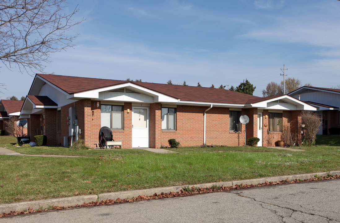 Ira B Lavigne Manor in Farrell, PA - Building Photo