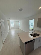 2976 Skyline Lp in Kissimmee, FL - Building Photo - Building Photo