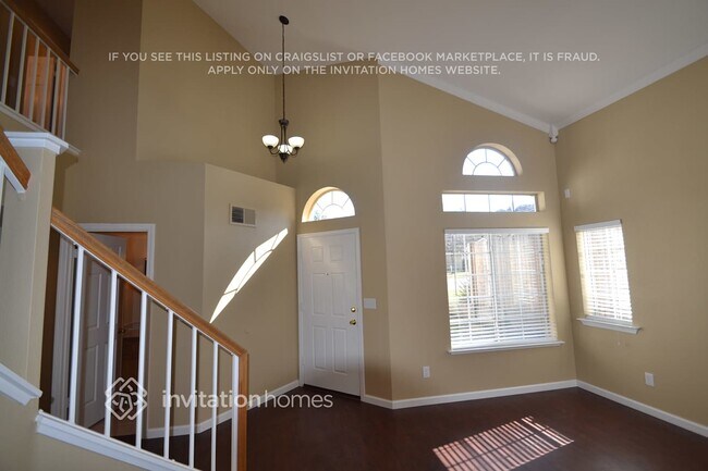 8323 Lonely Hill Way in Antelope, CA - Foto de edificio - Building Photo