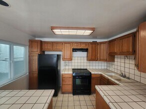 117-119 Moonstone St in Manhattan Beach, CA - Building Photo - Building Photo