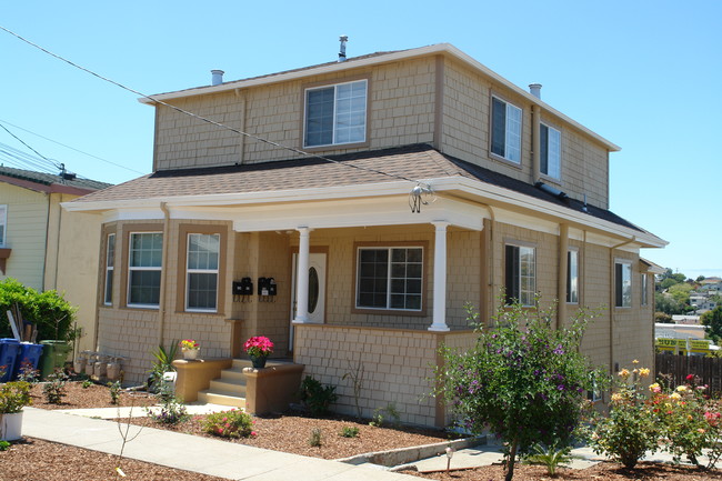 623 Kearney St in El Cerrito, CA - Foto de edificio - Building Photo