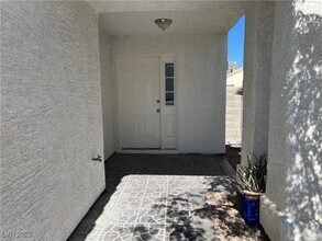 8104 Hercules Dr in Las Vegas, NV - Building Photo - Building Photo