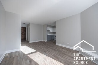 744 W Gordon Terrace in Chicago, IL - Building Photo - Building Photo