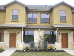 The Retreat At Town Centre in Round Rock, TX - Building Photo - Building Photo