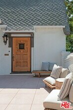 802 Cochran Ave in Los Angeles, CA - Building Photo - Building Photo