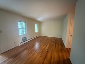 394 S Pope St, Unit 7 in Athens, GA - Foto de edificio - Building Photo
