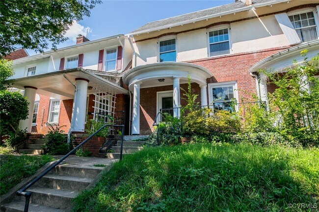 2302 Maplewood Ave in Richmond, VA - Building Photo - Building Photo