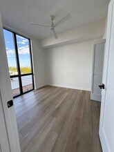 234 SE 3rd St, Unit A1 in Dania Beach, FL - Building Photo - Building Photo