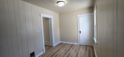 2802 Forest Ave in Two Rivers, WI - Building Photo - Building Photo