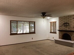 1333 Pierce Dr in Clovis, CA - Building Photo - Building Photo