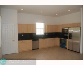 7953 NW 70th Ave in Parkland, FL - Building Photo - Building Photo