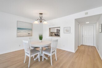 3111 NE 51st St, Unit 202C in Fort Lauderdale, FL - Building Photo - Building Photo